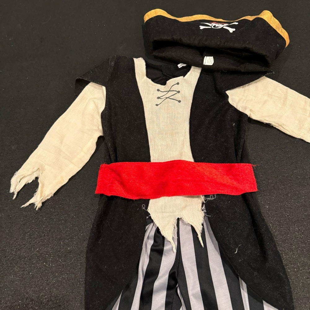 2t-3t pirate costume
